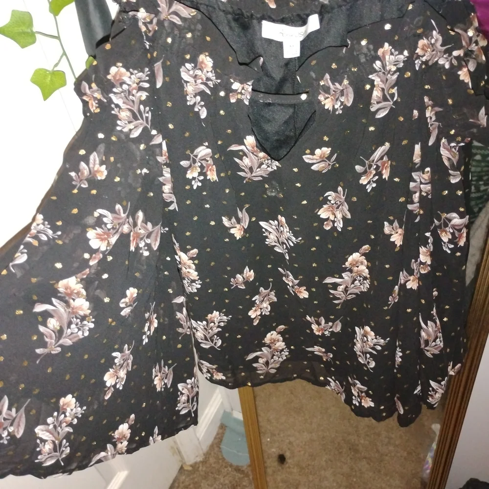 Floral Black Women's Top - Picture 2 of 8